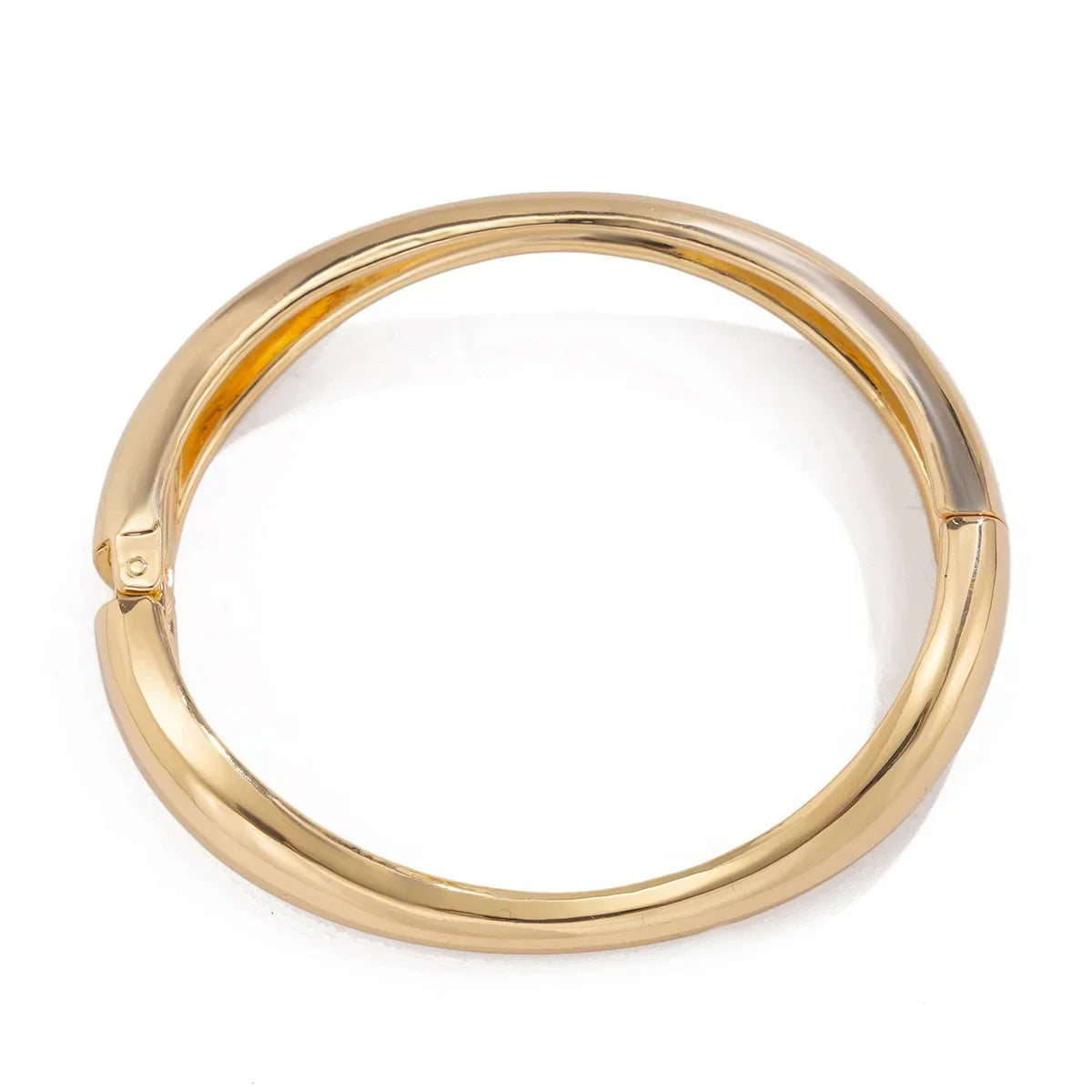 Presencia Pura: Pulsera en Plata u Oro con Diseño Robusto y Elegante